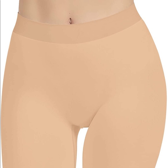 Seamless Nude Slip Shorts - Picture 4 of 6